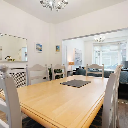 Holiday home Coastal 3-bed For Families & Contractors