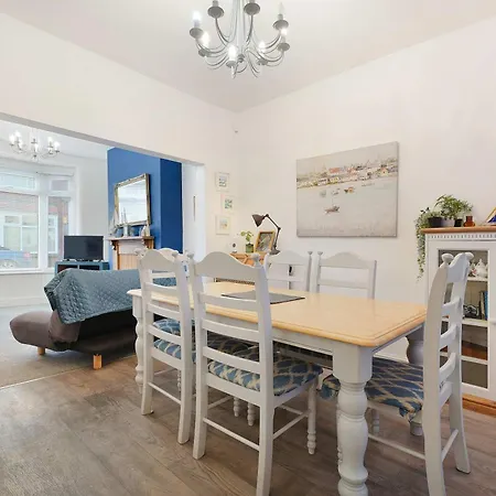 Holiday home Coastal 3-bed For Families & Contractors *