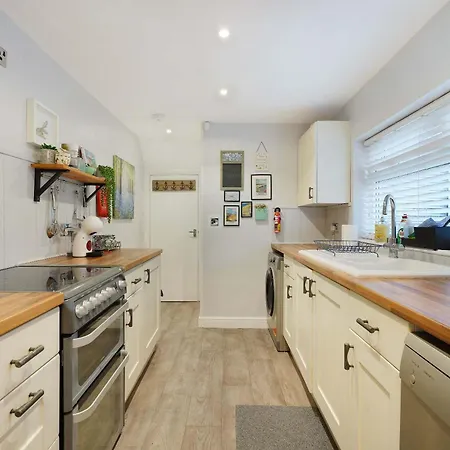 Coastal 3-bed For Families & Contractors Holiday home *