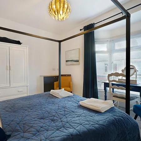 Coastal 3-bed For Families & Contractors