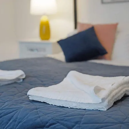 Coastal 3-bed For Families & Contractors